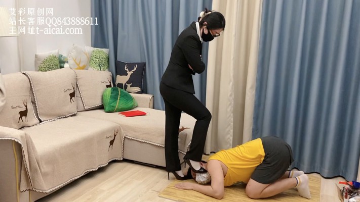 【鹿宝儿原创】老师满足学生的恋足愿望 YC-220226-3