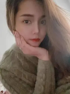 【足之痕】鞋跟都踩断了!女神两双黑丝高跟重度虐踩!