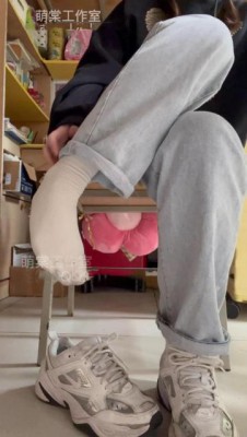 萌棠工作室 葵葵M2K脏鞋棉袜裸足羞辱