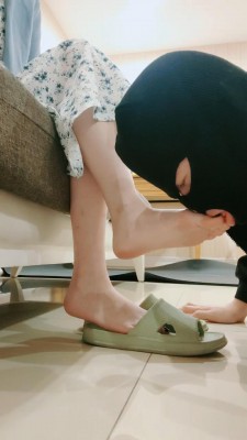 【芹泽蕾拉】萝莉主首调狗/骑马坐垫/裸足狂舔 JS23051206