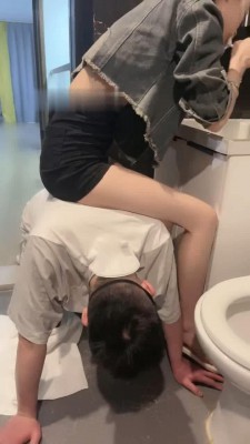 【万一】生活化调-坐垫伺候/全体重踩踏/脚喂酸奶/高跟插嘴 bf28424