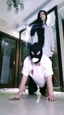 【银河S】白袜塞嘴鞭打/骑马/手捂嘴强制/喂口水 bf28600