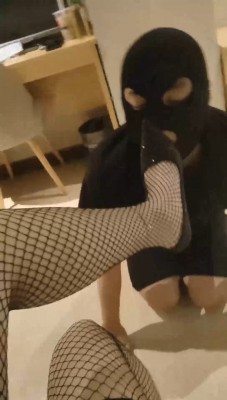 【调教视频】【小麦S】掐脖窒息/网袜高跟恋足调