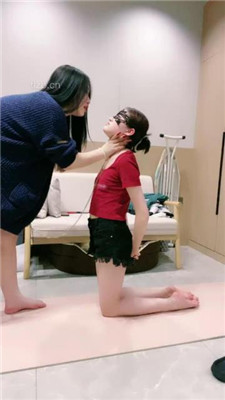 【小羊】女神母畜-掐脖窒息/口水塞嘴虐打