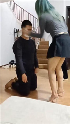 【全国开发素人】3S学生主暴打-全体重踩踏+圣水