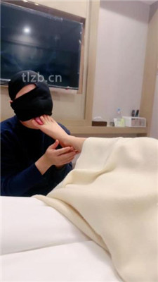 【崔崔】跪舔原味裸足【完整版】