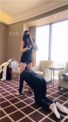 【琪琪大人】给狗立规矩-全体重跳踩/原味+晨尿+口水