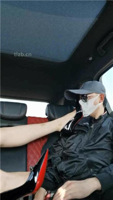 【皮皮】车内-高跟美腿诱惑调