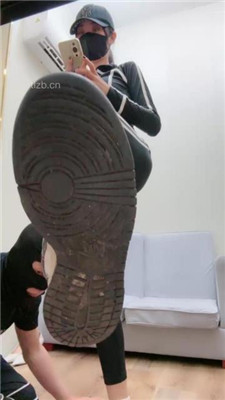 【美娜格格】健身女神回家气味控制