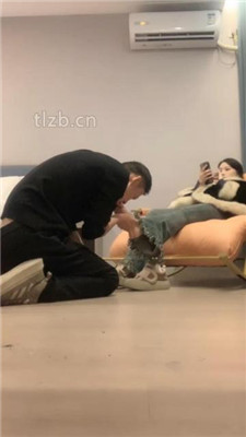 【娩娩大魔王】绿帽前男友裸足狂舔【上】