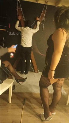 【晏青】强制重度鞭打/骑马转胯/黑丝舔【下】