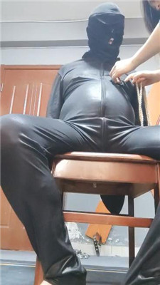 【东营天香百合】捆绑堵嘴电击奴隶