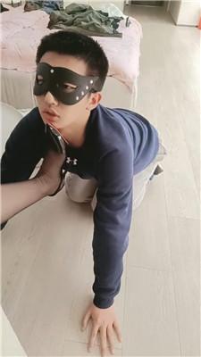 【莉轩】耳光/黑丝高跟踩虐