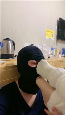 【姜果果】皮鞋白袜深喉恋足舔【下】