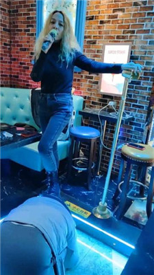 【樱樱】俄罗斯混血女女KTV强制虐【三】