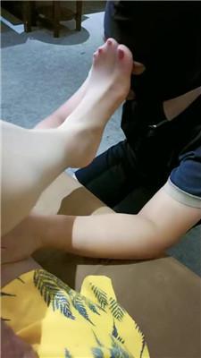 【芒果S】肉丝脚除臭器/踩踏/掐乳【完整版】JS240710-4