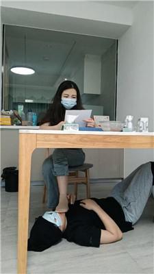 【御妍】素人S-原味短丝桌底伺候【四视角版】 JS240710-9