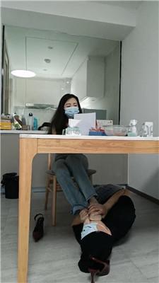 【御妍】素人S-原味短丝桌底伺候【四视角版】 JS240710-9