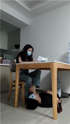 【御妍】素人S-原味短丝桌底伺候【四视角版】 JS240710-9