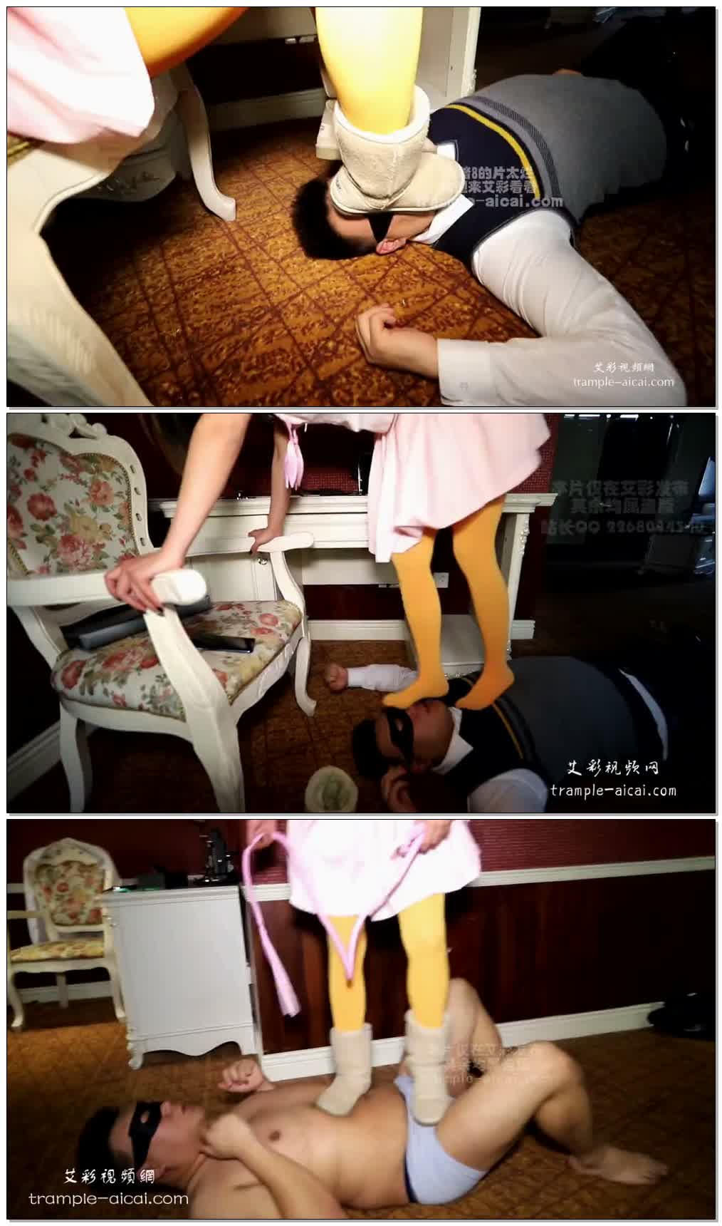 【彤彤】发现老湿的秘密舔UGG，闻丝袜，舔鞋底