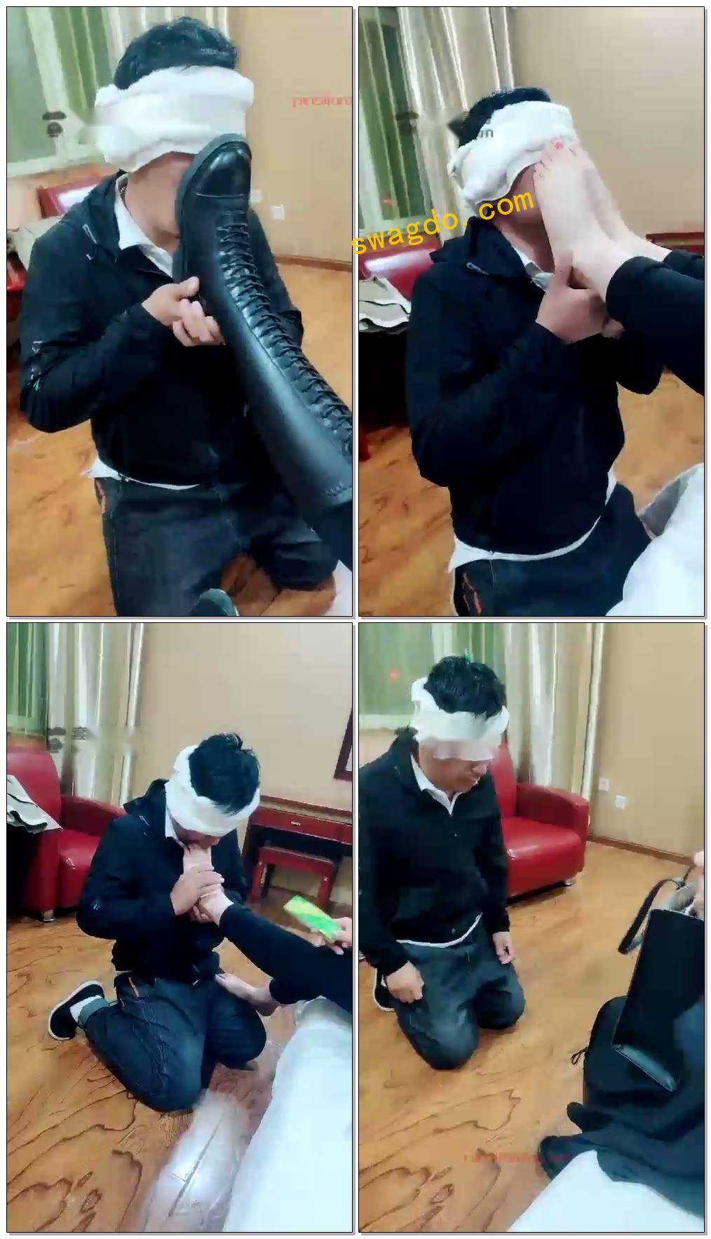 【依依女王】清理主人高靴鞋底，闻舔捂出汗的原味黑袜香脚【69分钟】【标清】