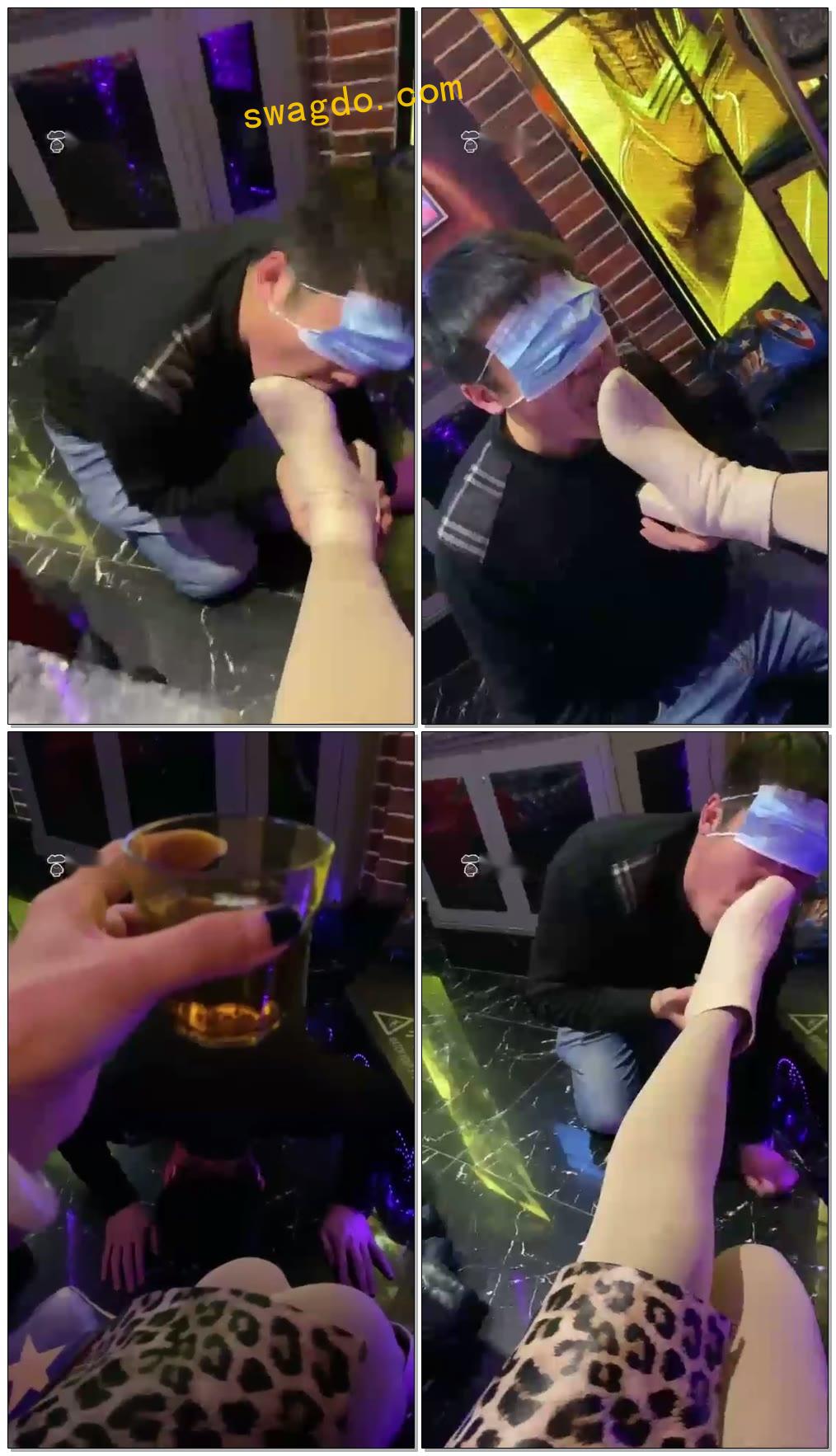 【这个女皇不太冷】短靴KTV训狗钻胯圣水【18分钟】【标清】