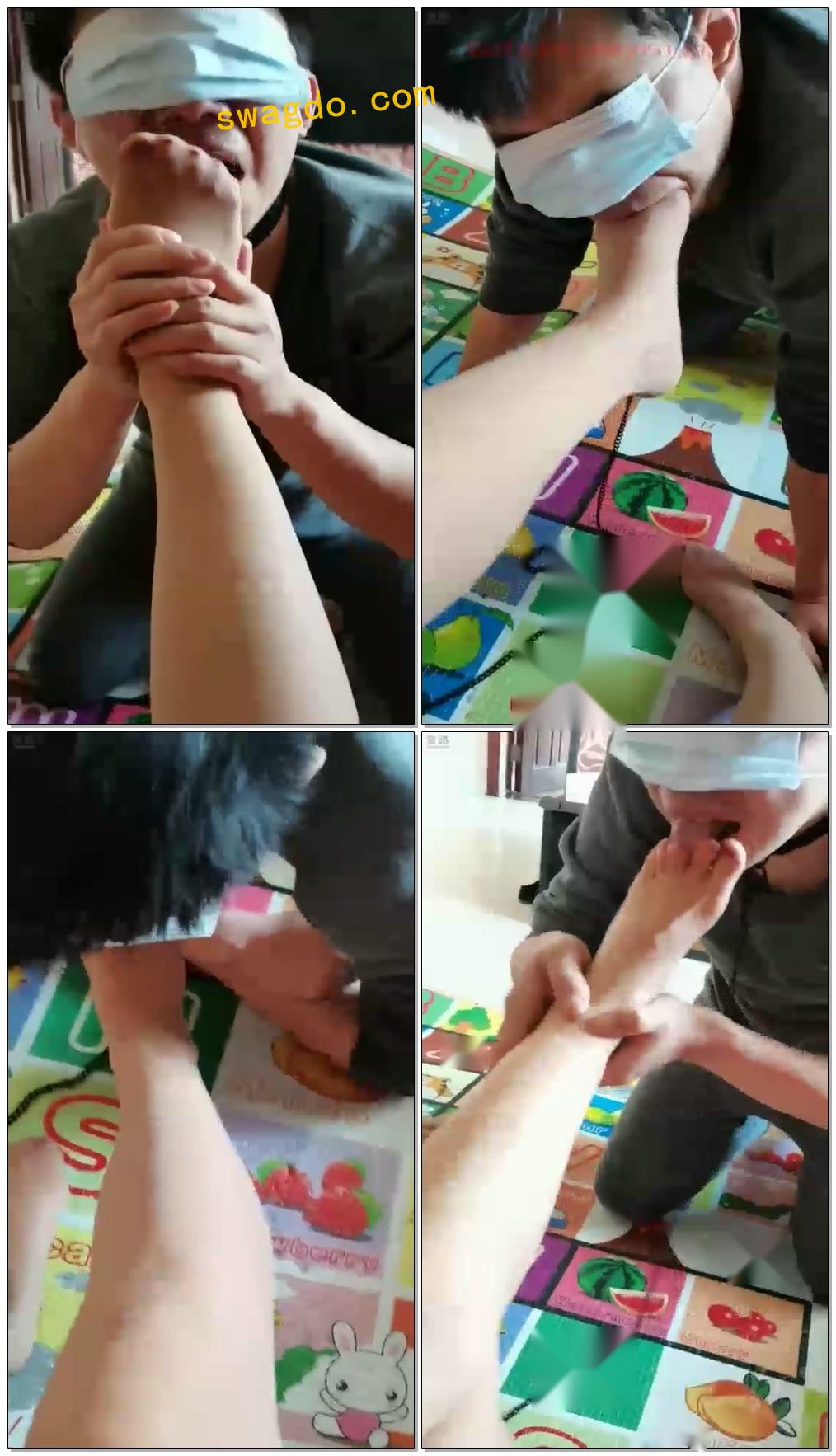 【林夕女王】疯狂舔丝袜裸足，磕头跪拜【8分钟】【标清】