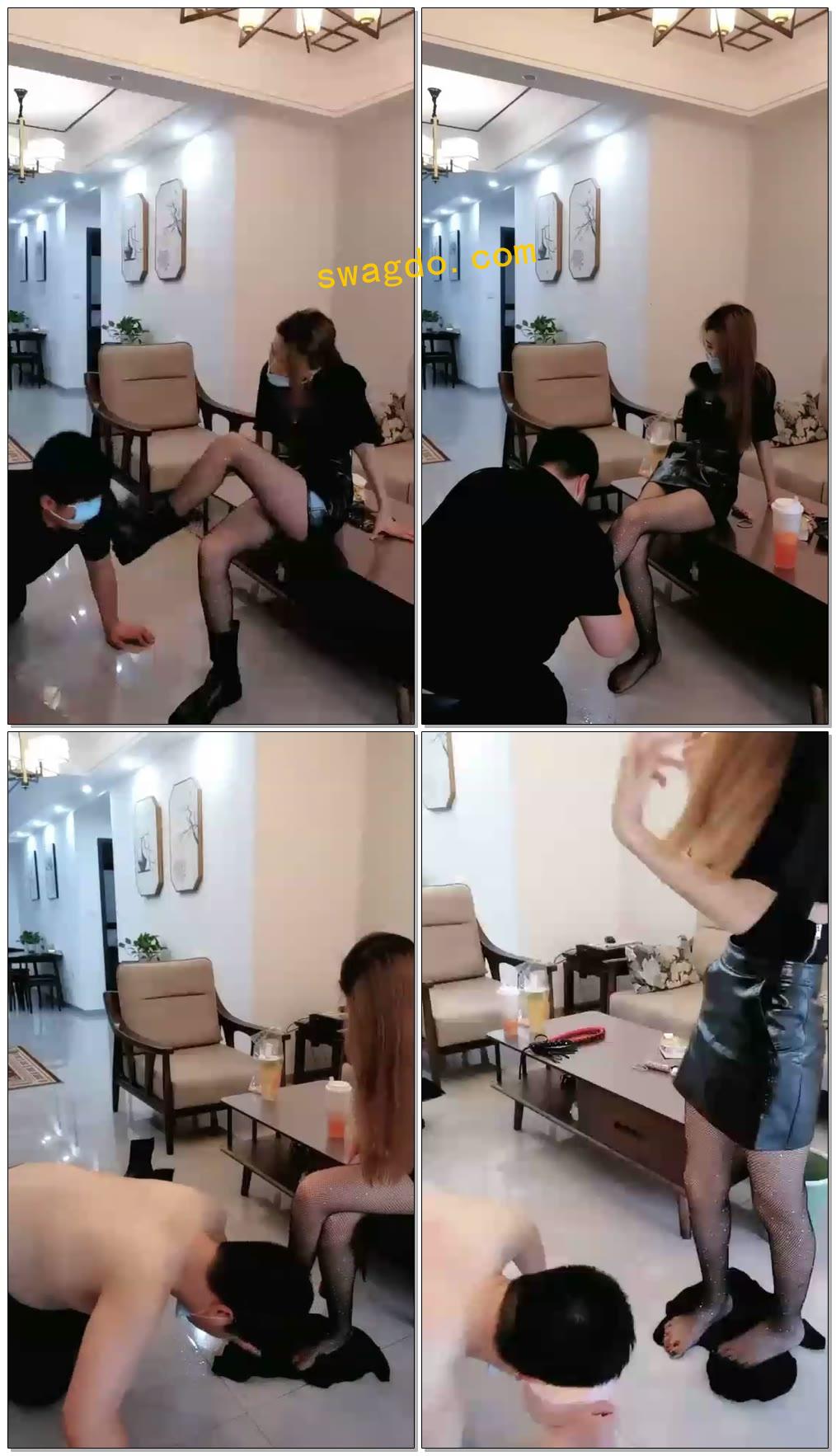 【uuu】调教小区快递小哥经常偷闻我的原味快递【45分钟】