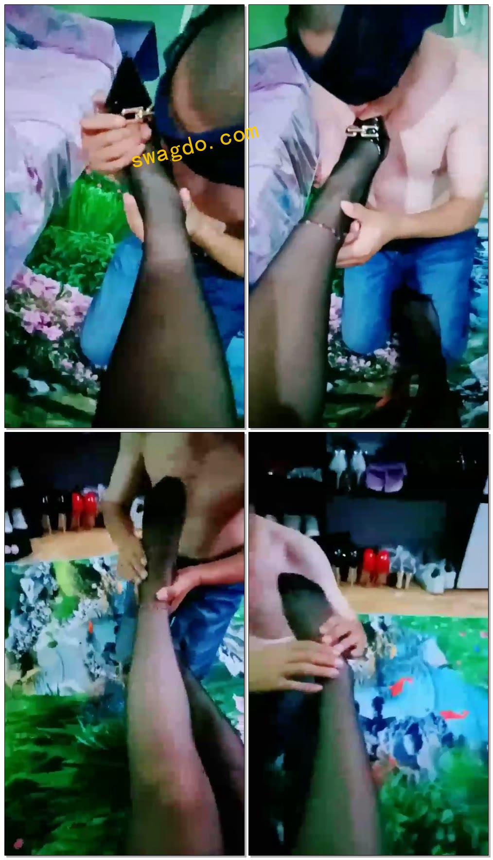 【北京丽芝】舔丝袜脚，踢裆【24分钟】