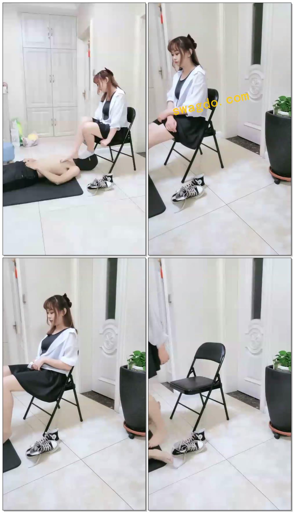 【南笙四爷S】真实恋足踢射！轻度踢档~踢爽你【33分钟】