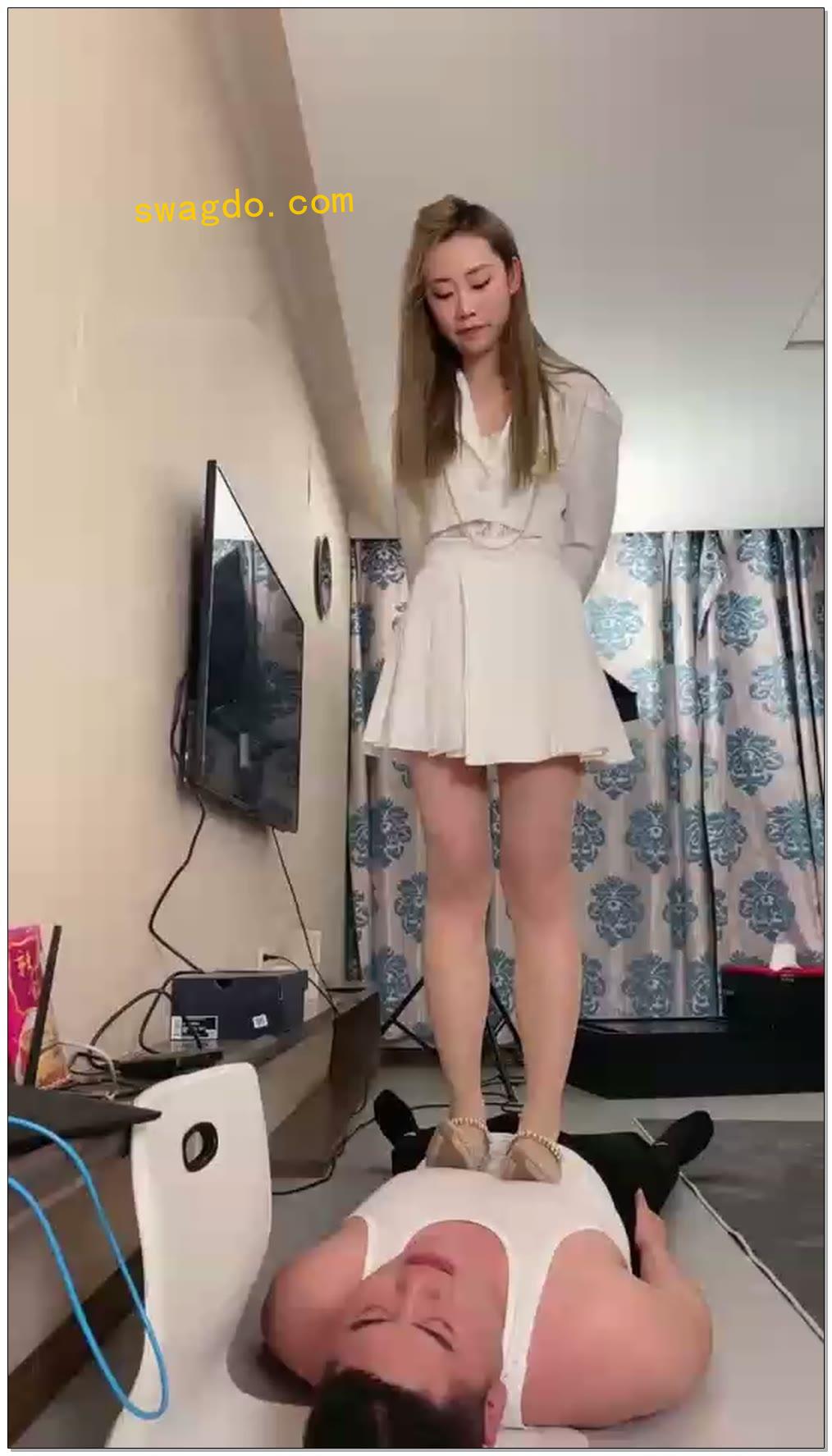 【二宝】高跟全体重踩踏，高跟踩手，踩头【62分钟】