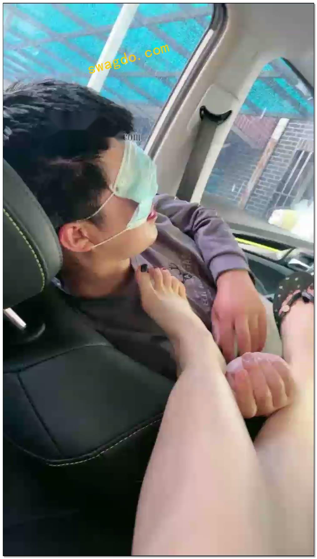 【鸾月小主】户外车内舔脚【67分钟】