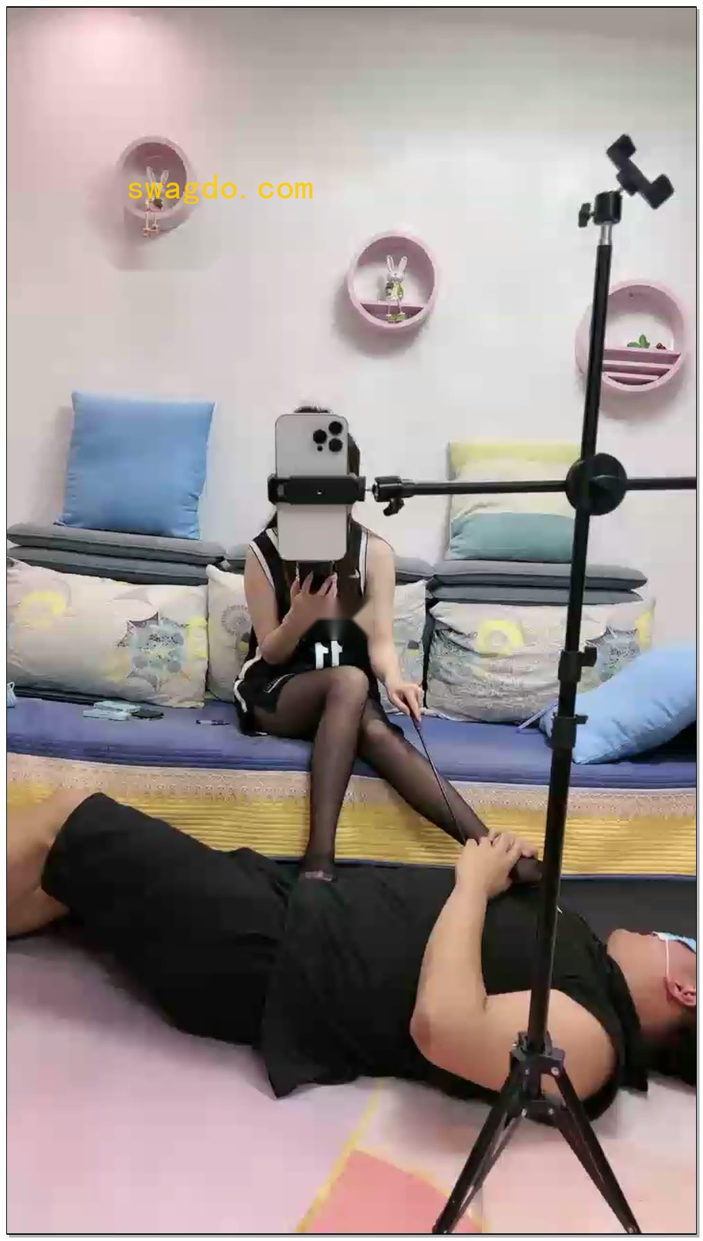 【妍主大大】舔丝袜脚【19分钟】