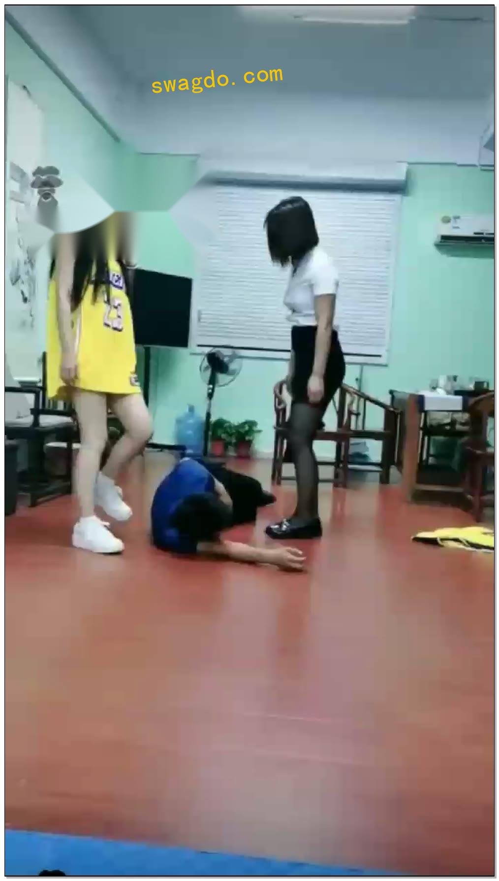 【猫神大人】第一次开发素人美女【36分钟】