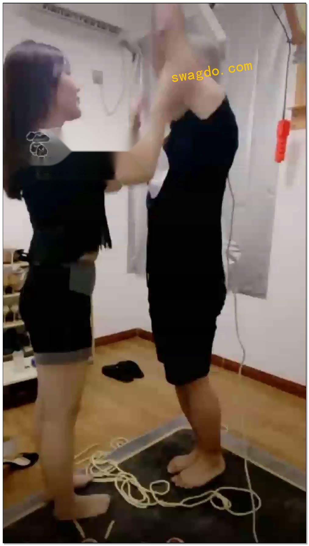 【涵涵S】调教吊罚家奴，电机，SP，脚耳光，滴蜡，提档【51分钟】