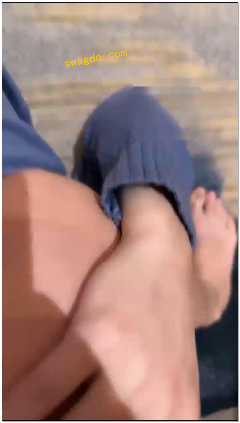 【粉粉妹妹】第一次播调教小奴喝肾水后面帮释放【74分钟】