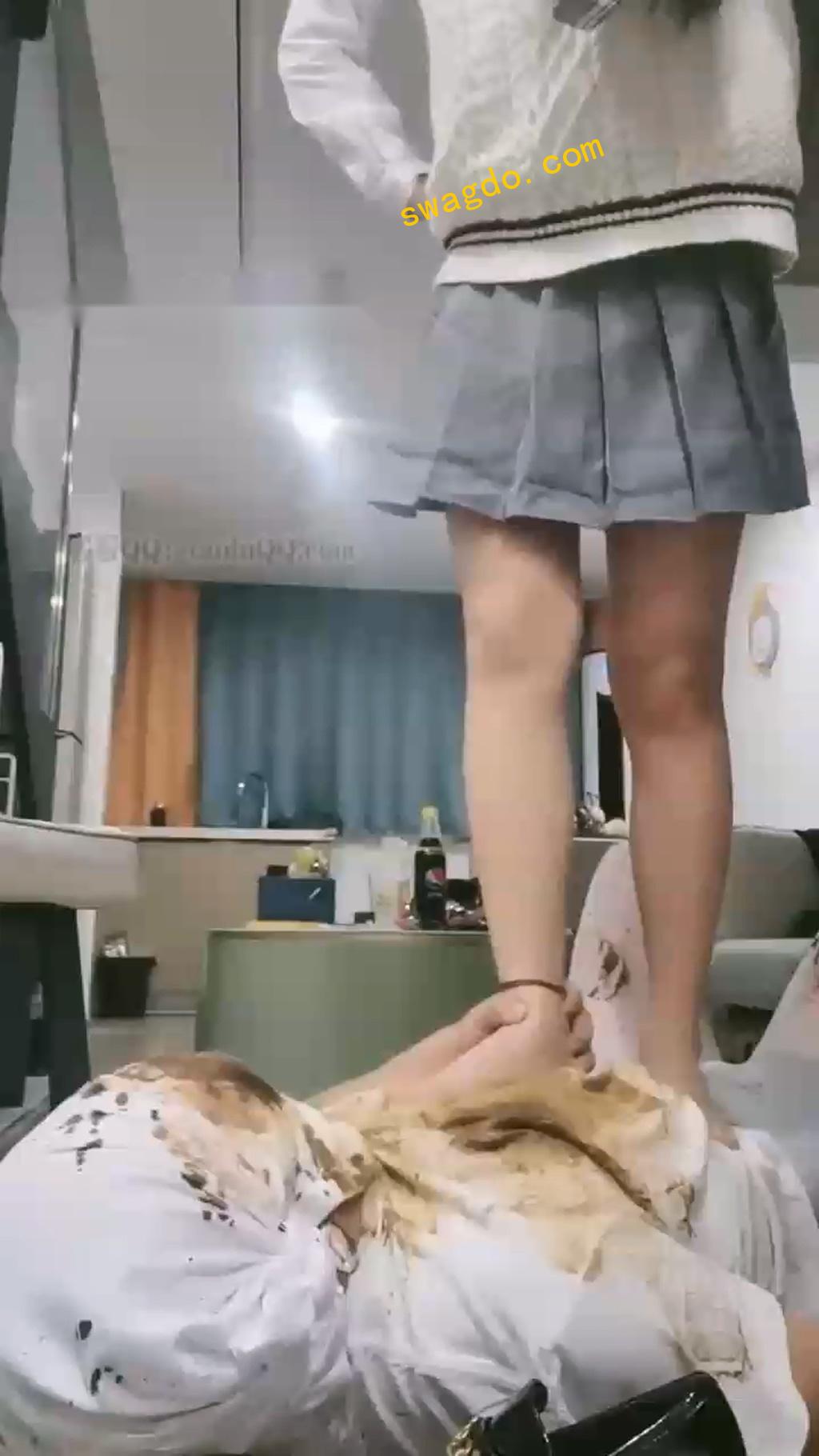 【失心】制服踩踏【50分钟】