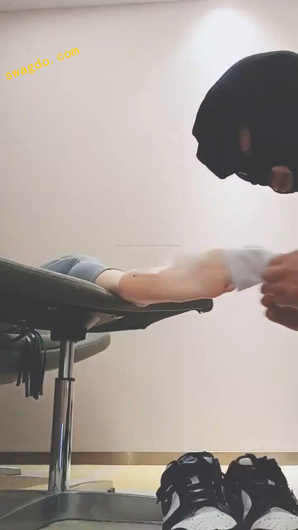 【美娜格格】白袜裸足【83分钟】