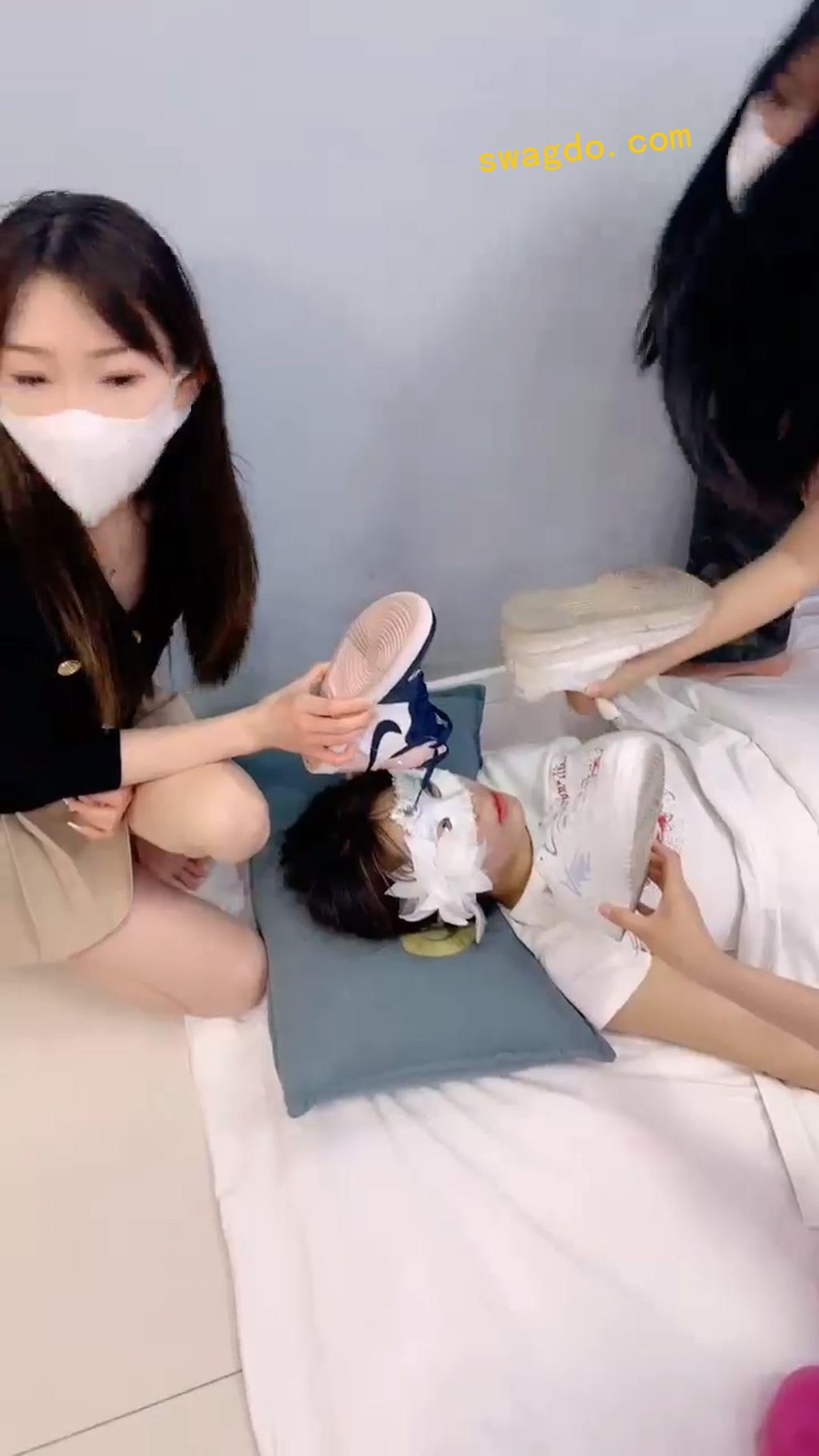 【精神小妹】三个素人调教女奴【41分钟】