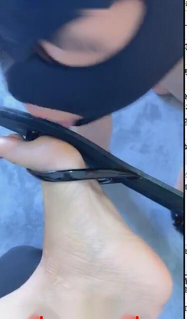 随性家奴伺候TJ口水踩踏【希希_bb】