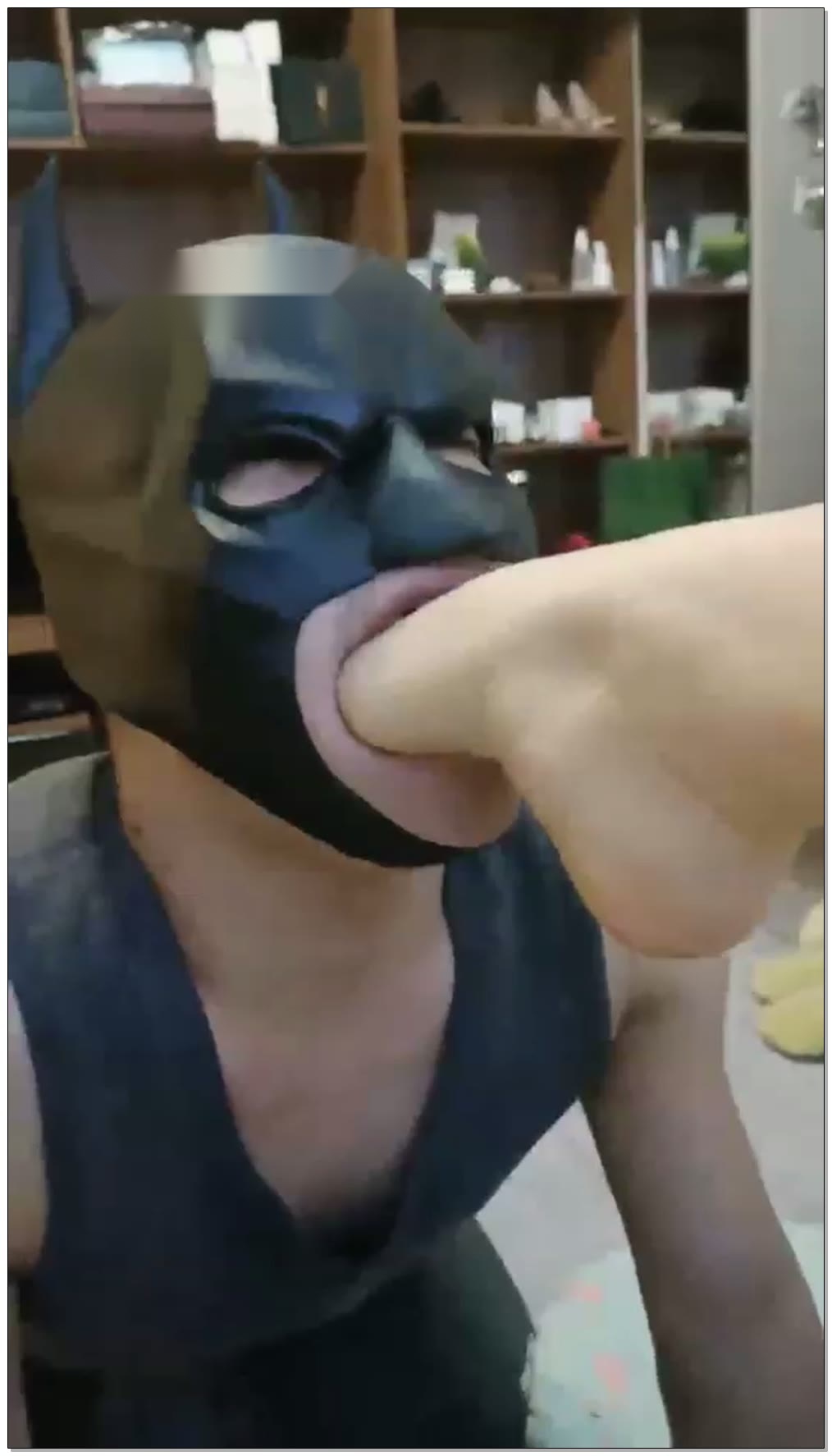 【丫丫】调教送水小弟深喉喂食,口水坐头【57分钟】