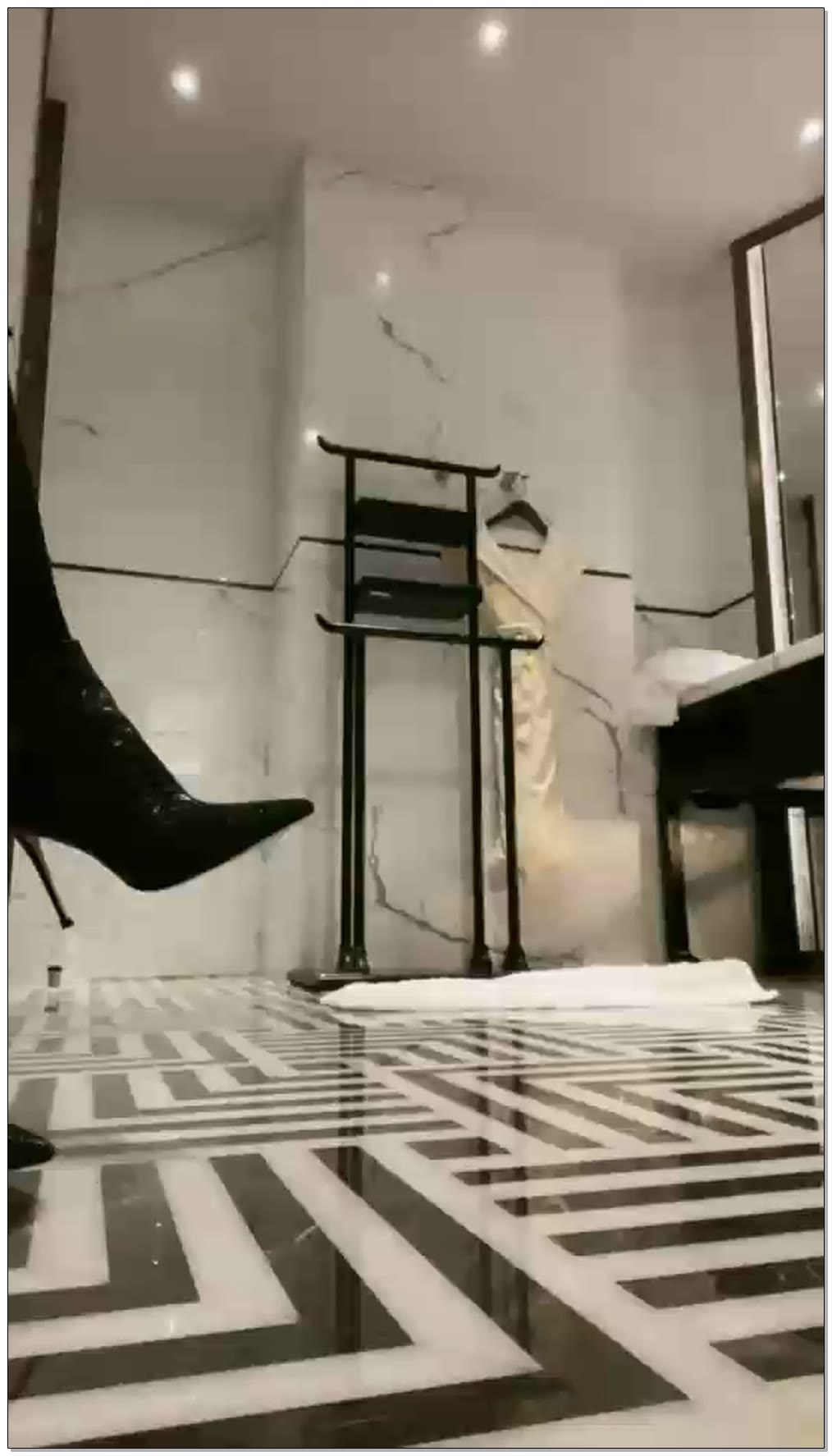 【Cici】调教多S重度踢裆【43分钟】