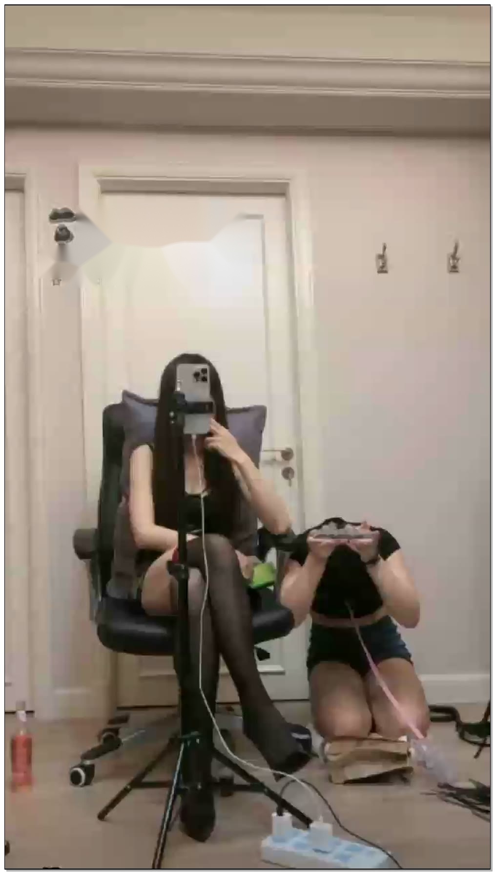 【杭州时安S】女奴服侍主人,跪爬取外卖【28分钟】