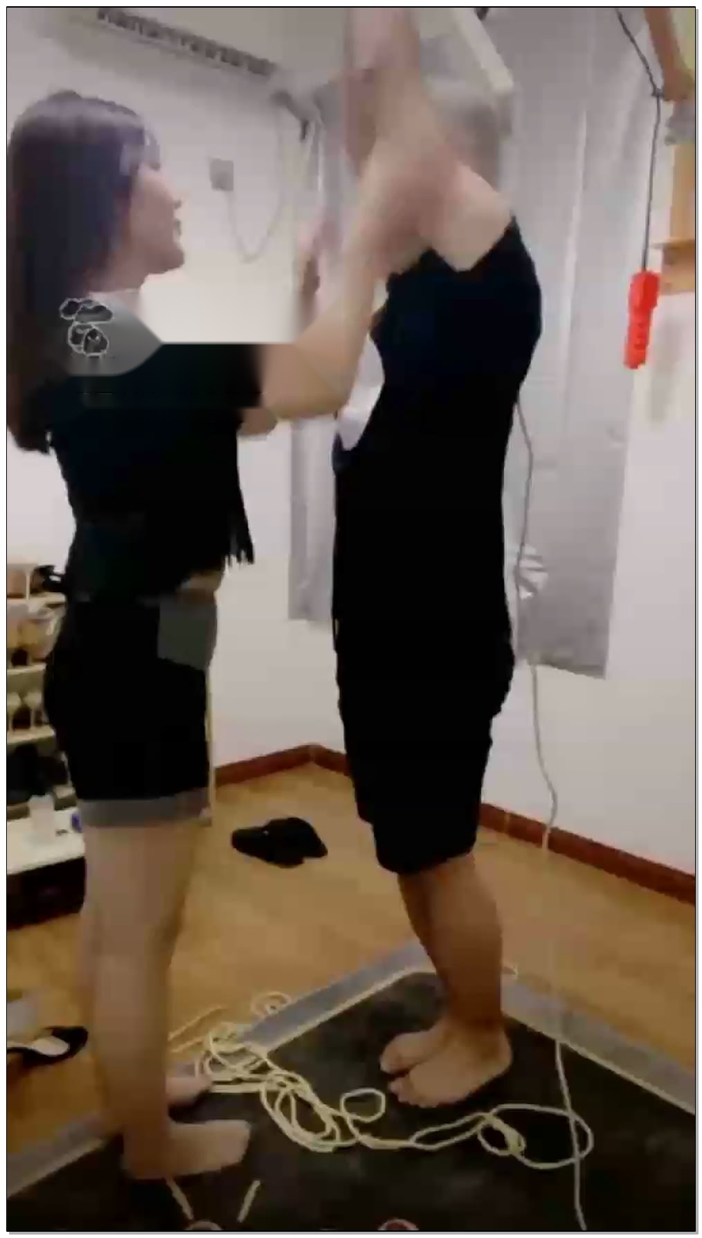 【涵涵S】调教吊罚家奴,电机,SP,脚耳光,滴蜡,提档【51分钟】