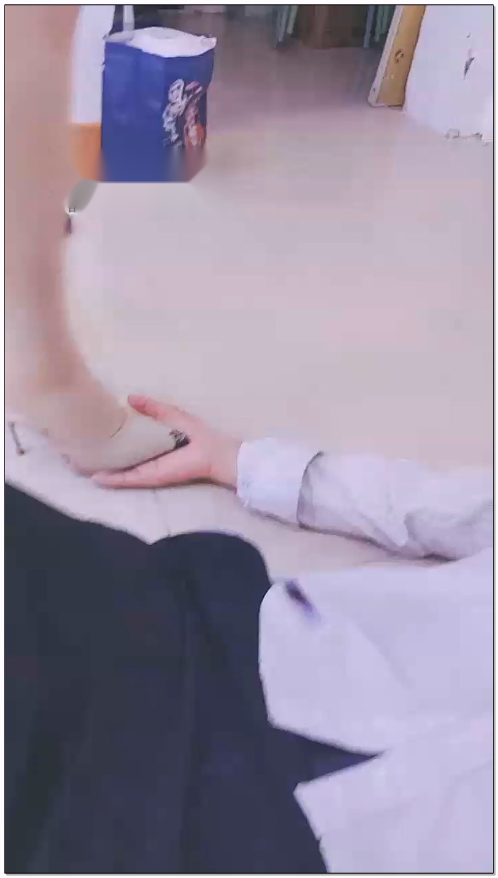 【Lisa宝宝】玩会踩踏深喉舔脚【58分钟】