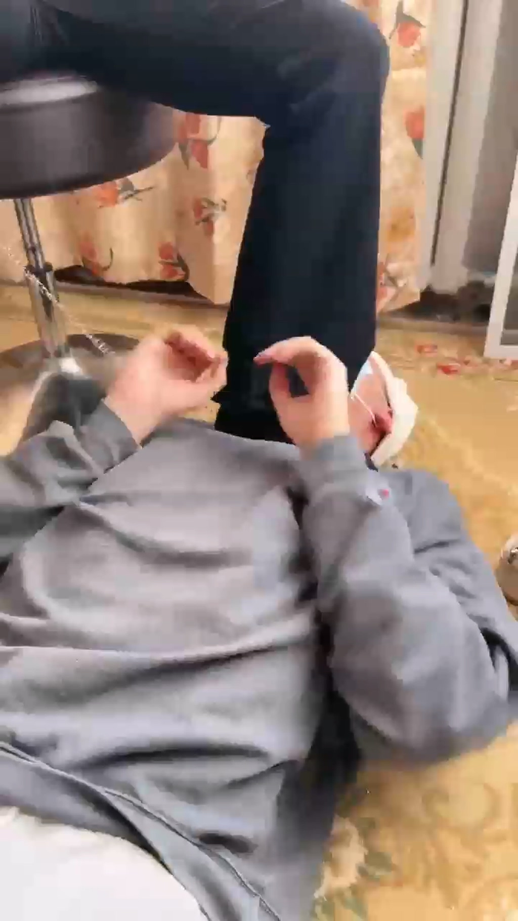 【樱田妮妮】家奴的舌头清理鞋底【37分钟】