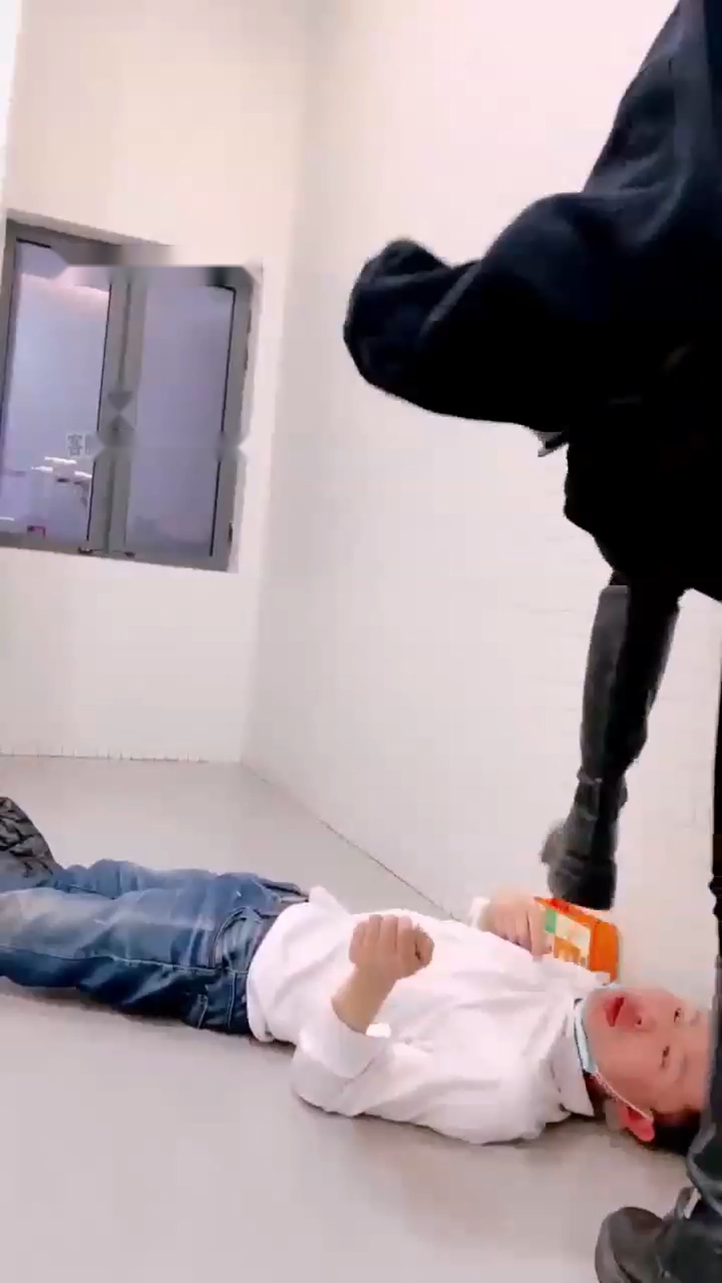 【虫虫】户外商场偶遇公开调教【26分钟】