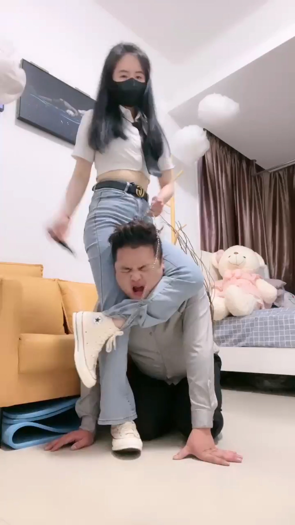 【暴力美学】牵着废物来闺蜜家【64分钟】