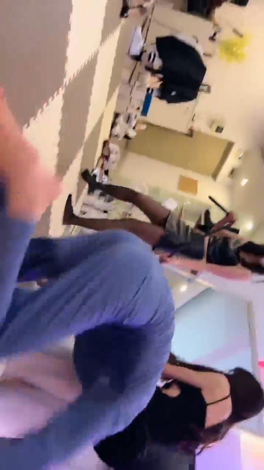 【伊晨】多人调教【25分钟】