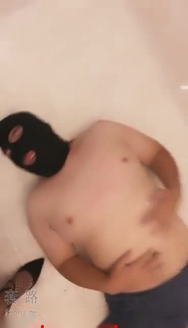 黑丝踩踏胖狗狗踩死这骚货【汐月S】